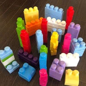 75 pieces Mega blocks mixed colors and sizes